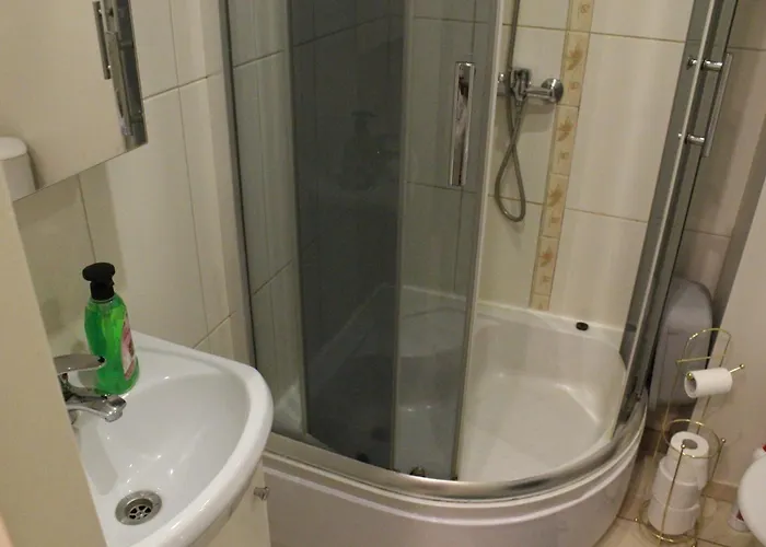 Apartament With Private Entrance And Free Parking