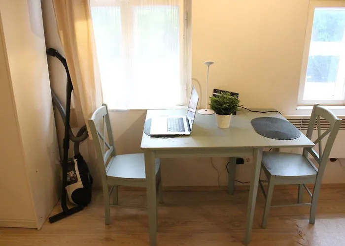 With Private Entrance And Free Parking Apartament