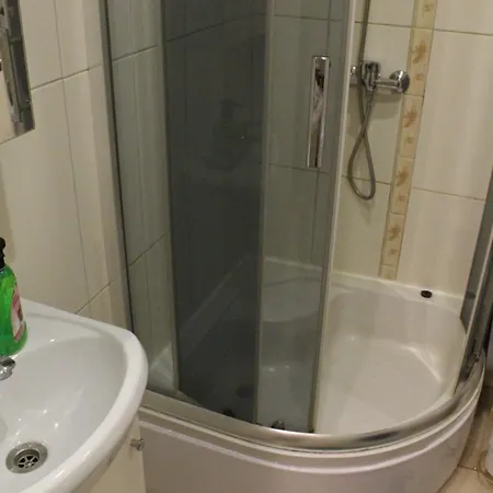 Апартаменты With Private Entrance And Free Parking