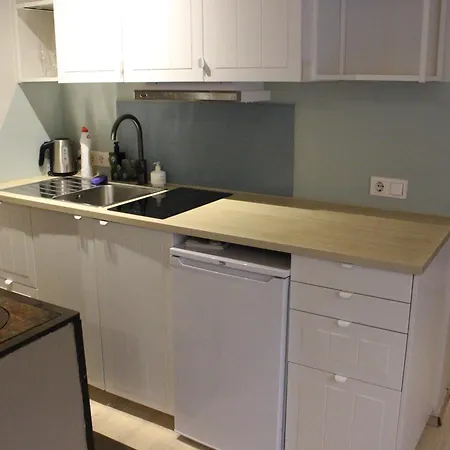 With Private Entrance And Free Parking Апартаменты *