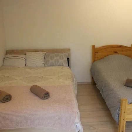 With Private Entrance And Free Parking Апартаменты *